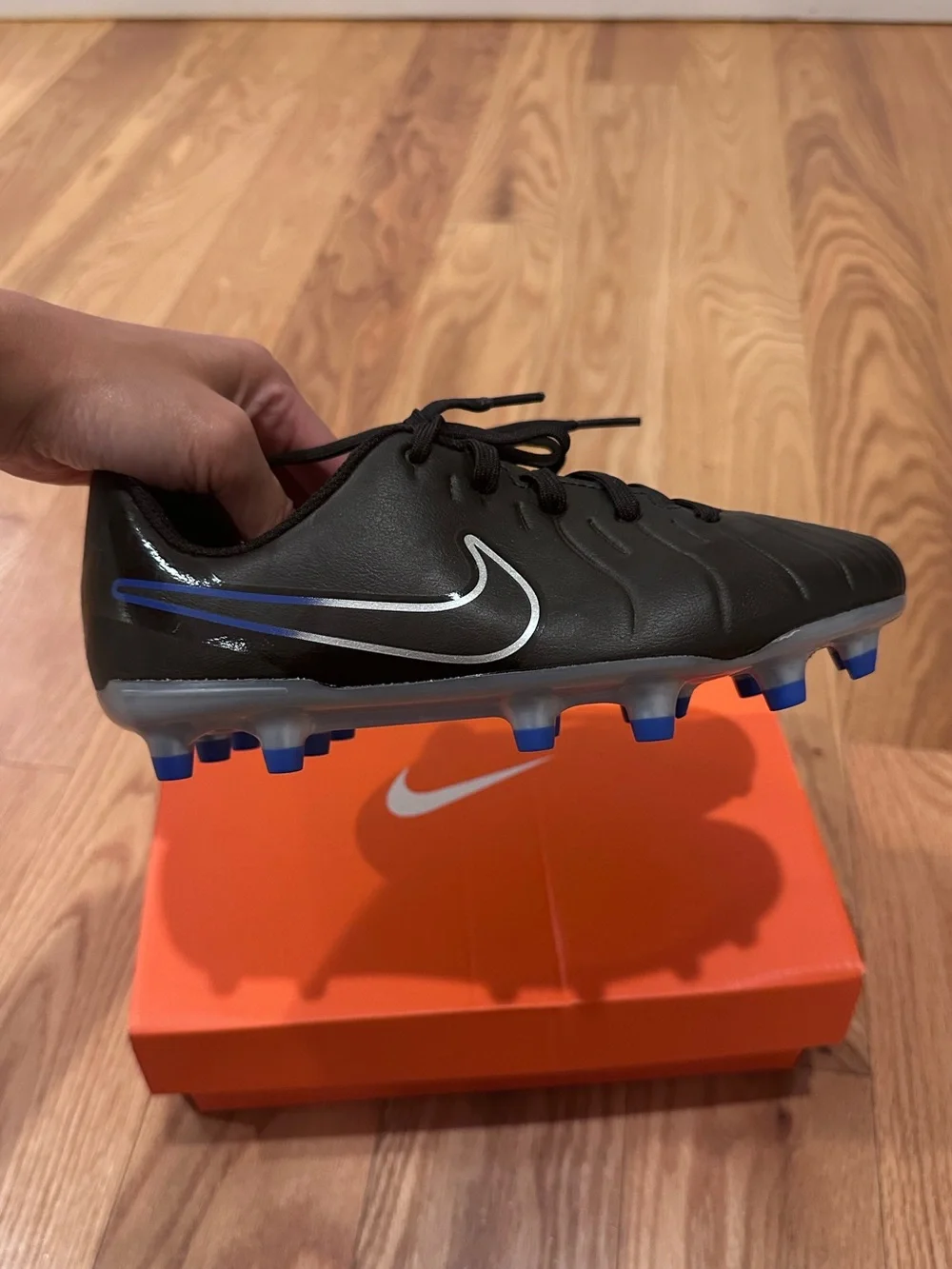 NEW IN BOX Nike Jr Legend 10 Club FG/MG youth soccer cleats 1.5Y